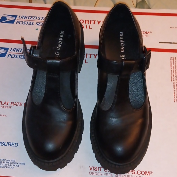 Madden Girl Mary Jane Platforms - Picture 3 of 9